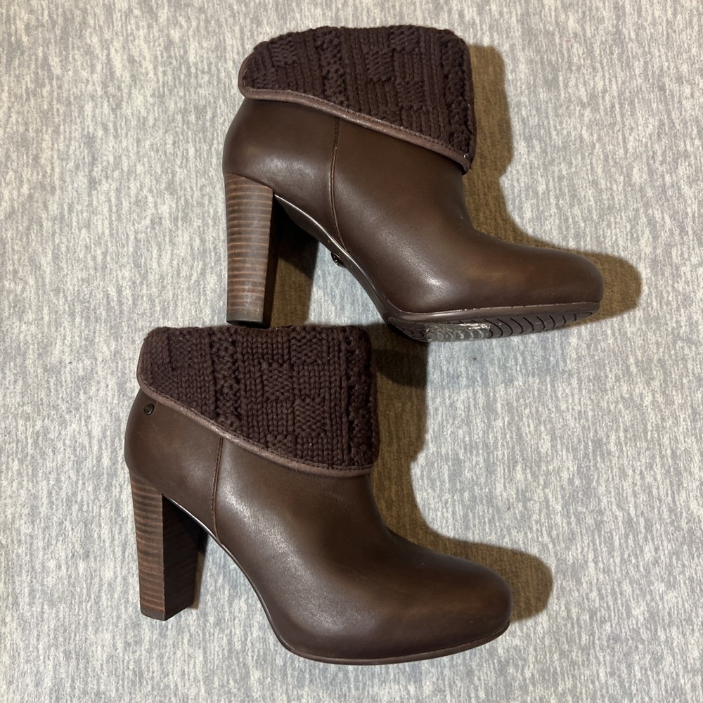 UGG Australia Dandylion Tres Cuff Block Heel Bootie Women 6.5 Leather Lambs Wool - Picture 2 of 15